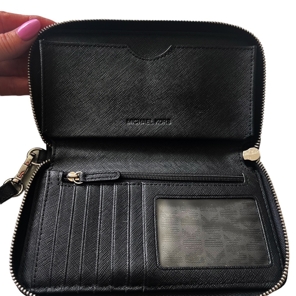 Michael Kors Travel Continental Wallet Black Leather Wristlet Zipper NWOT NEW - Picture 3 of 5